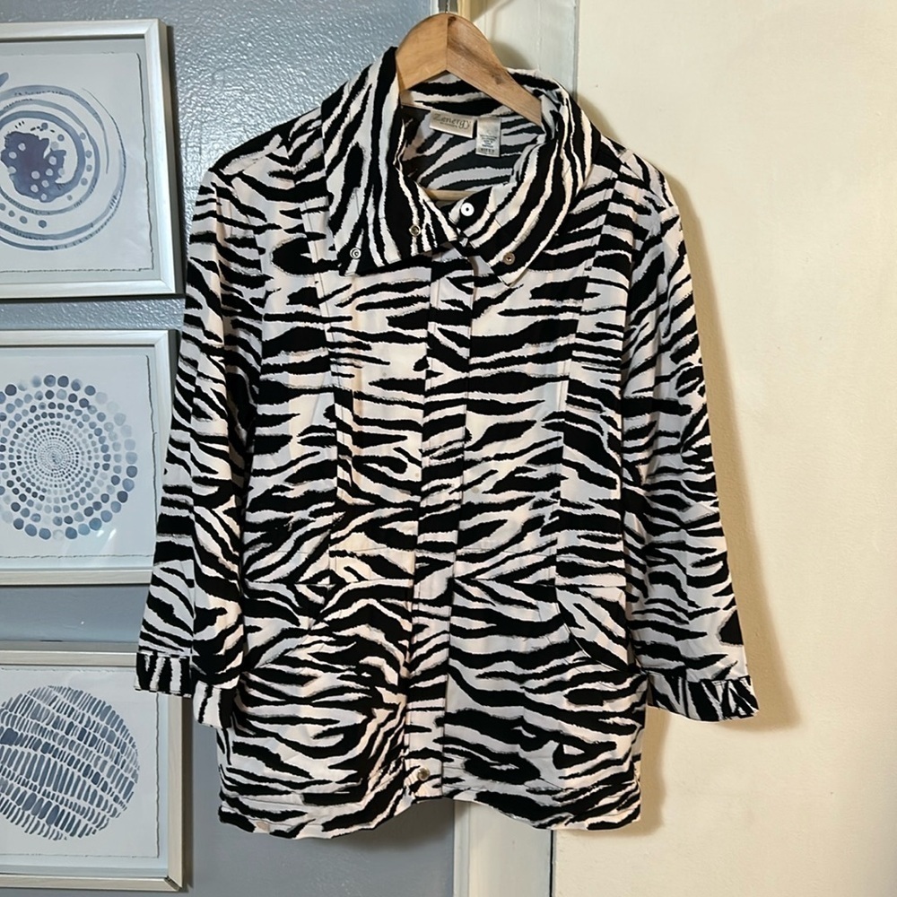 Zenergy by Chico’s Zebra Print Windbreaker Jacket Chico’s Size 2 = US Size L